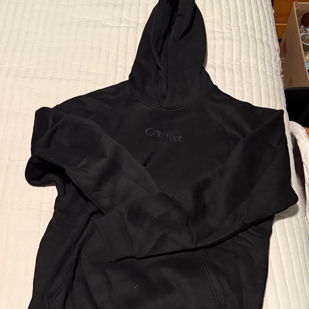Comfrt Signature Hoodie in Onyx Black